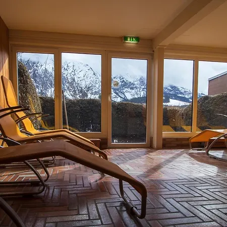 Alpine With Indoor Pool & Sauna - Apartment *